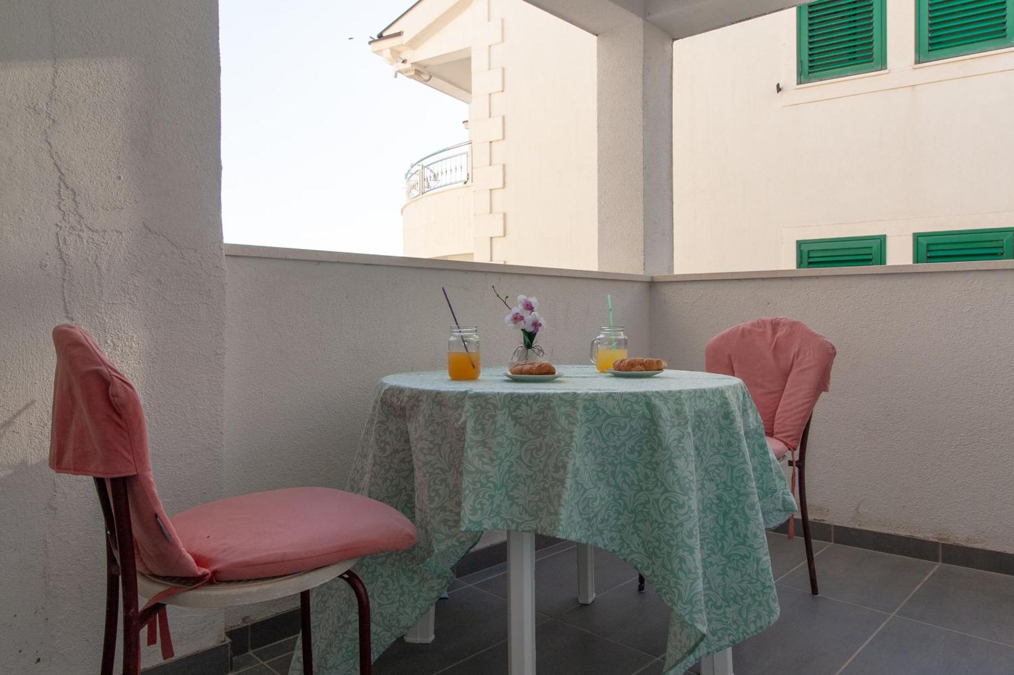 Apartments Laura Neum Quarto foto